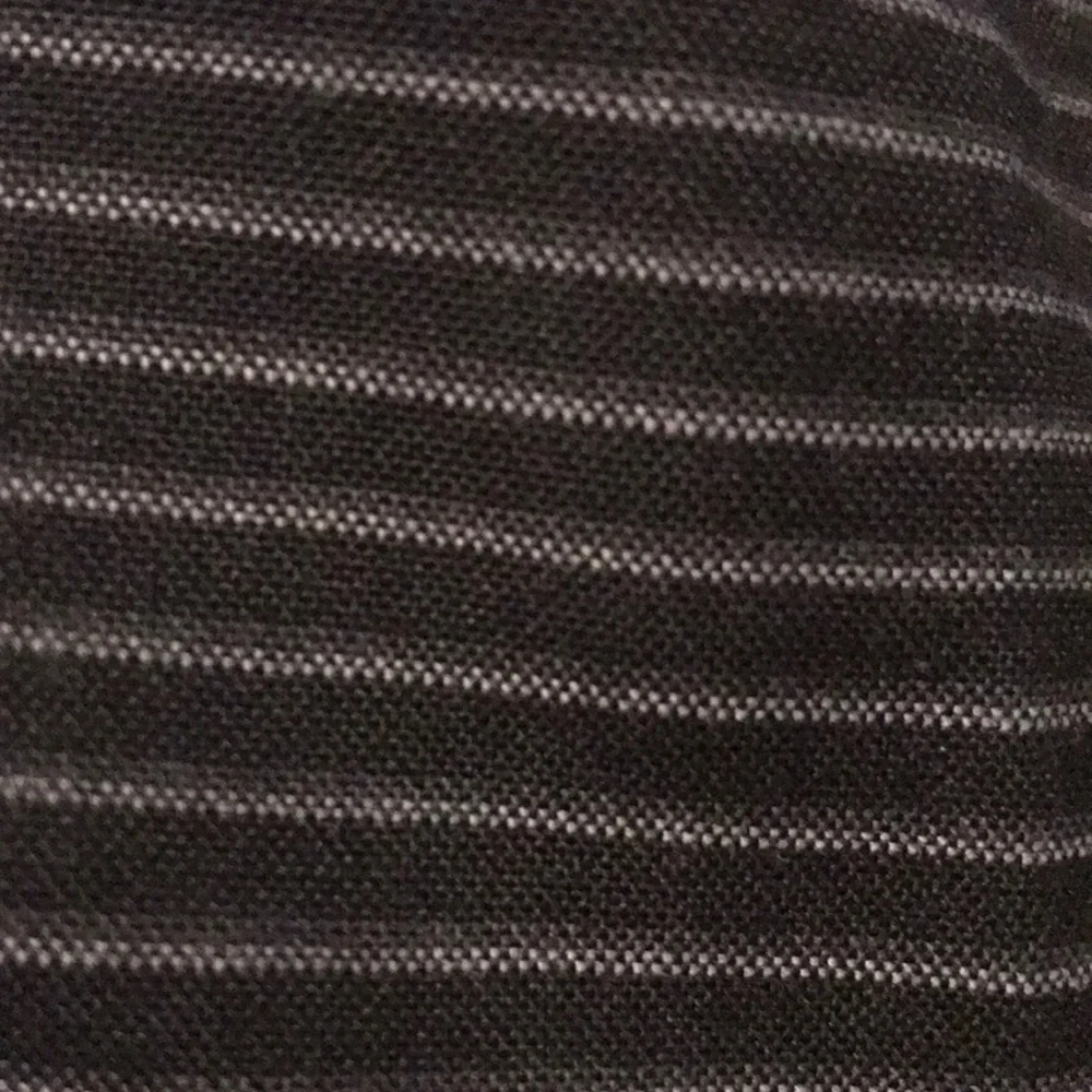 O’Neill sz 36 India black woven horizontal pinstriped woven shorts 9” inseam EUC